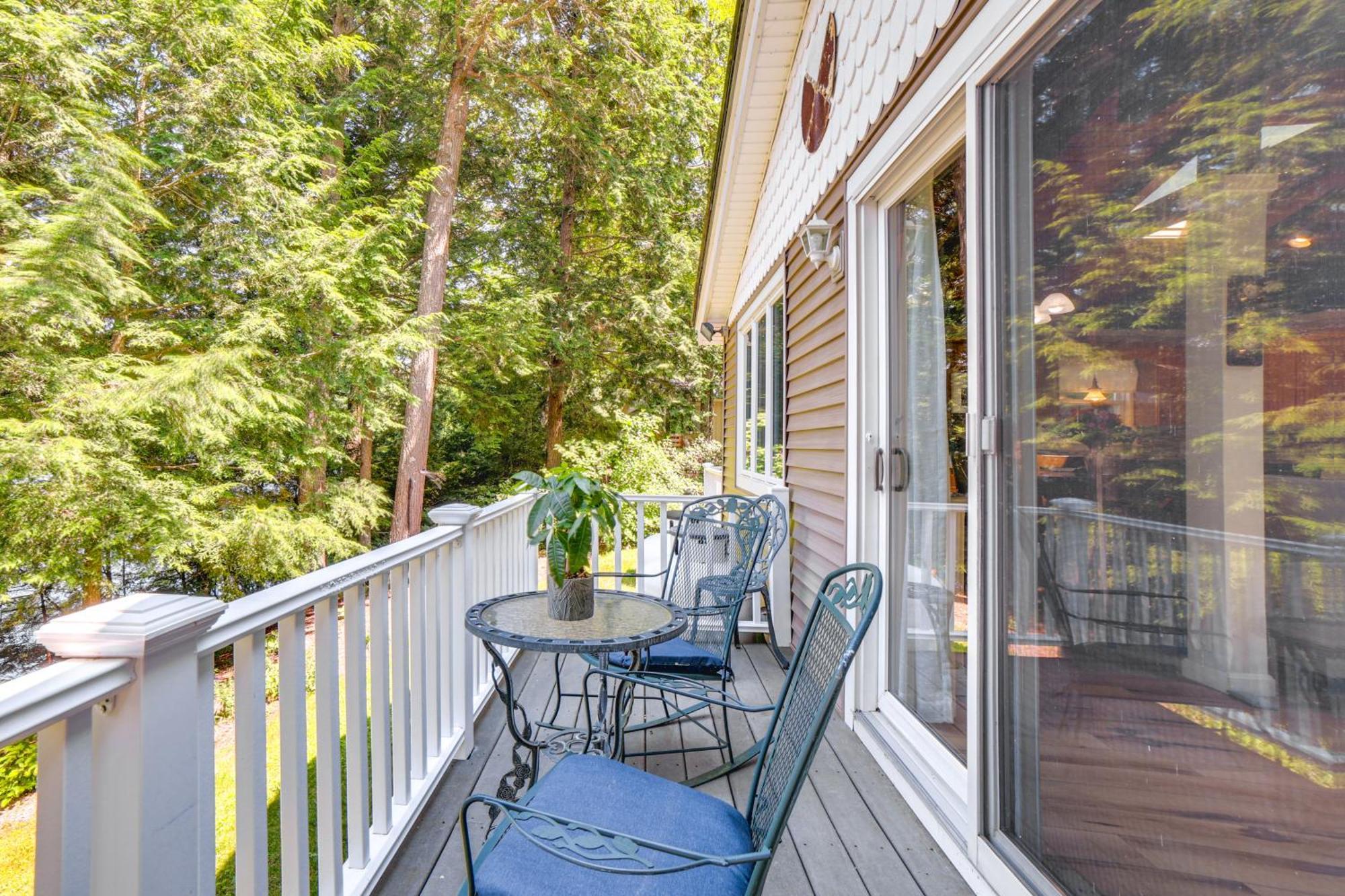 Breathtaking Newbury Cottage With Deck On Chalk Pond Dış mekan fotoğraf
