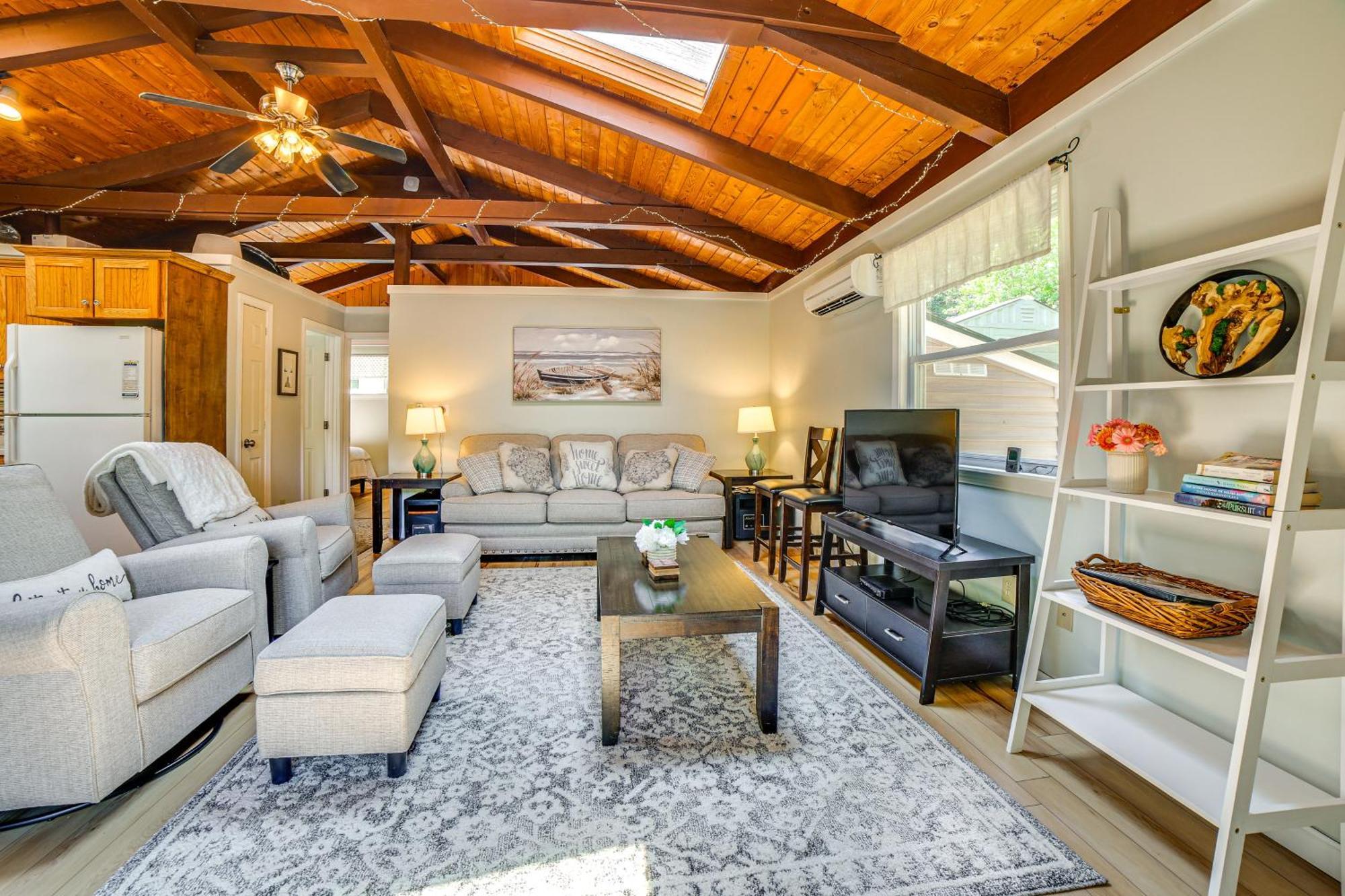 Breathtaking Newbury Cottage With Deck On Chalk Pond Dış mekan fotoğraf